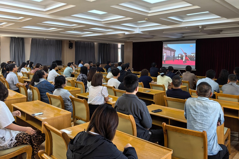 5dccb7a8562b43528bff8648ed834711