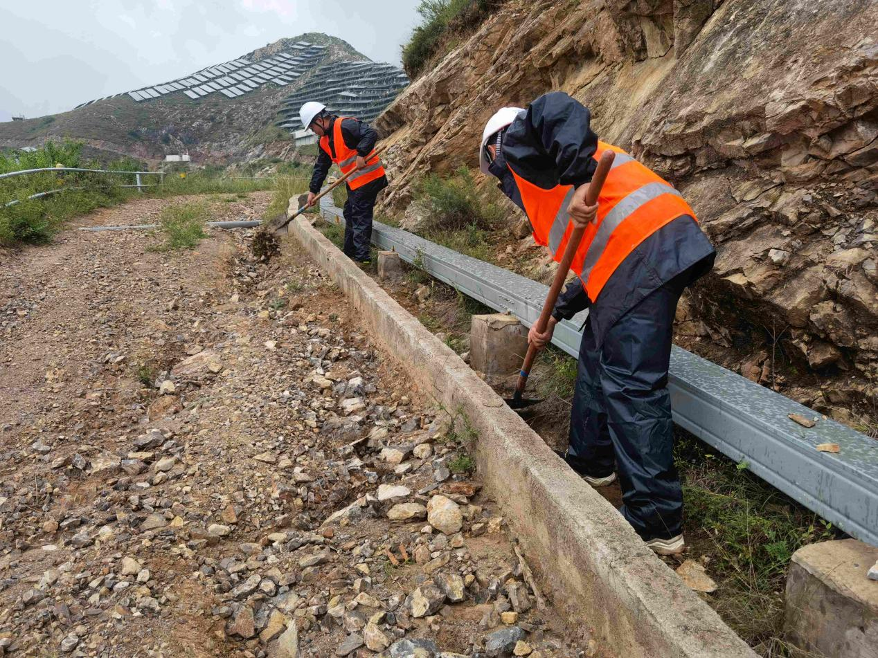 518df9e55e20449dadfde2ae328c65b8